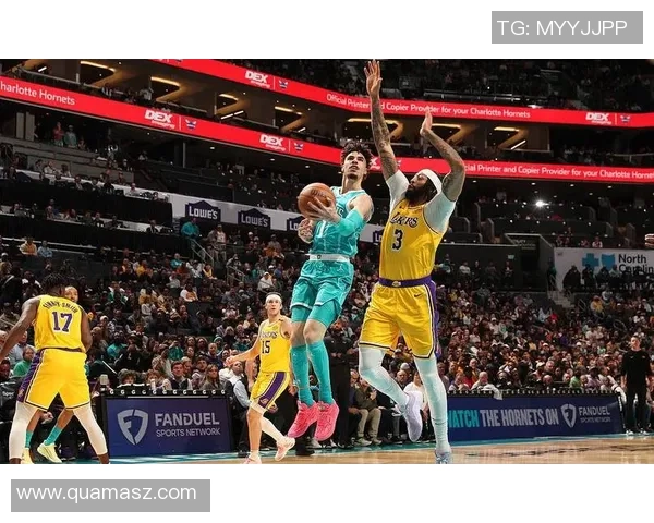 2019年湖人与黄蜂激战回顾球场上的精彩瞬间与战术较量